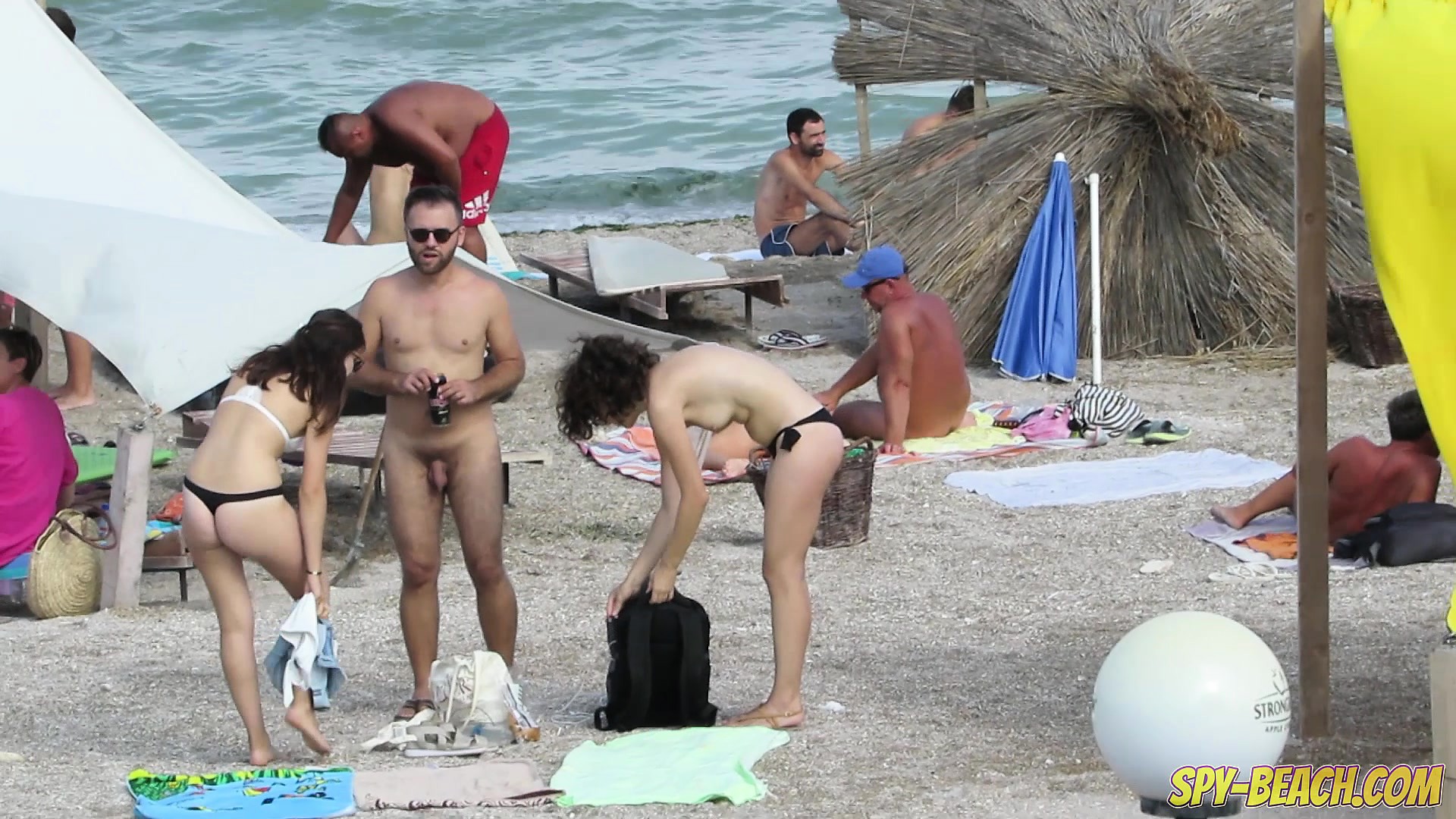 Amateur Nudist Beach Voyeur at Nuvid