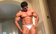 Muscle bodybuilder rimjob and cumshot