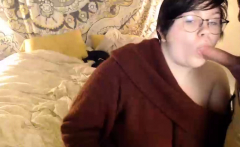 Bbw fat chick strips on webcam