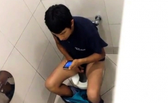 Str8 Spy Guy In Public Toilet