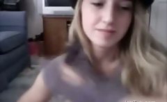 .Cute teen show her nasty body on cam_01
