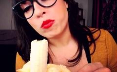 Talia Tate – Ruby Red Lips Banana Eating