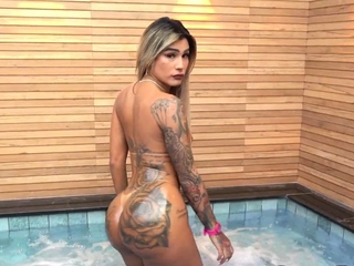 Bigass Latin Tranny fucked in tight ass