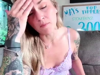 Webcam xxx blonde masturbation show with a dildo